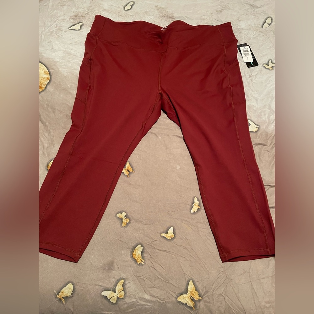 PERFORMANCE CORE CROP ACTIVE LEGGING WITH SIDE POCKETS